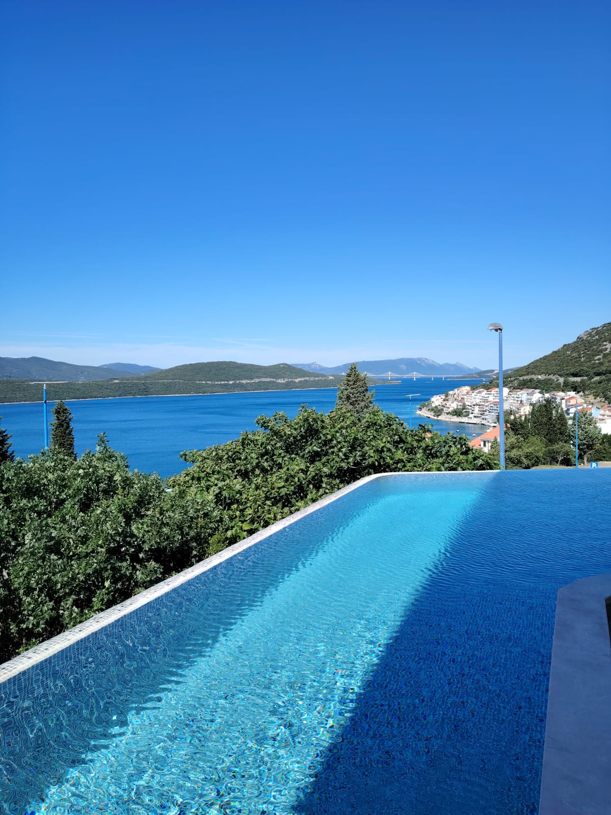 Hotel Stella infinity pool overlooking the Adriatic in Neum
